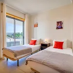 شقة Bright 2br With Pool Near By Lovelystay