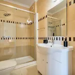 Bright 2br With Pool Near By Lovelystay * البوفيرا