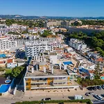 Bright 2br With Pool Near By Lovelystay