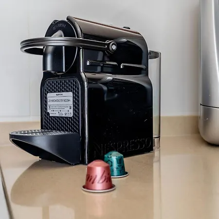 Bright 2br With Pool Near By Lovelystay