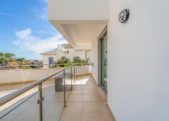 Apartment Bright 2br With Pool Near By Lovelystay *