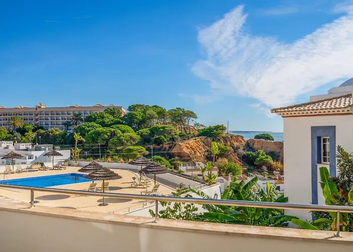 Apartment Bright 2br With Pool Near By Lovelystay