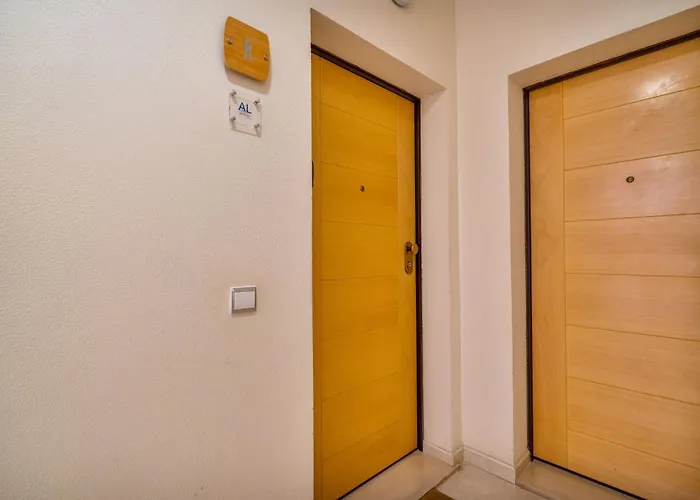 Bright 2br With Pool Near By Lovelystay Apartment *