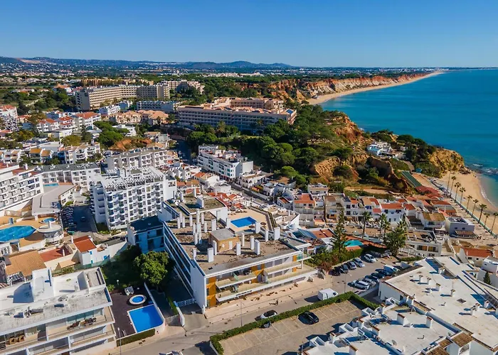 Bright 2br With Pool Near By Lovelystay Apartment