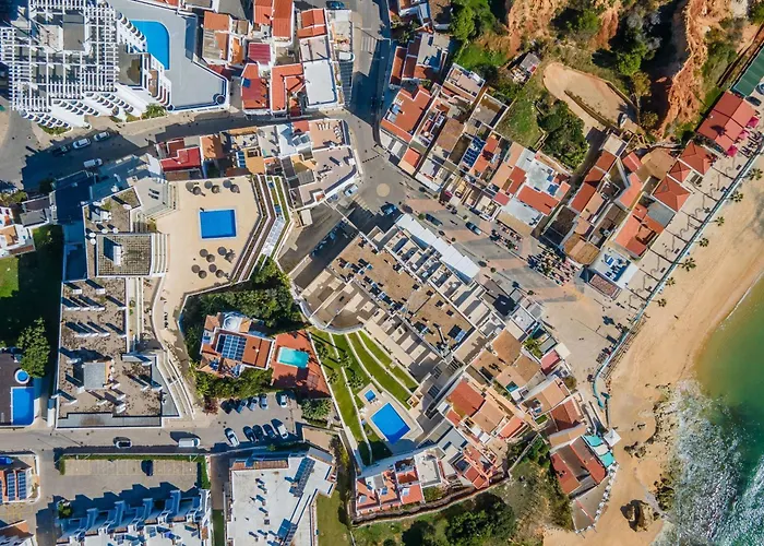 Bright 2br With Pool Near By Lovelystay Apartment