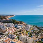 Bright 2br With Pool Near By Lovelystay Appartamento Albufeira