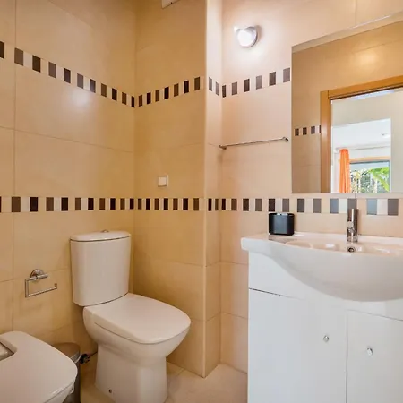 Apartamento Bright 2br With Pool Near By Lovelystay Albufeira